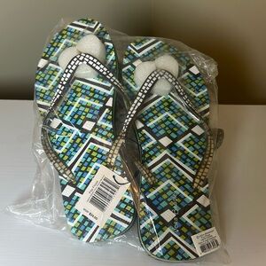 Vera Bradley Flip Flops, NWT, Size Medium
